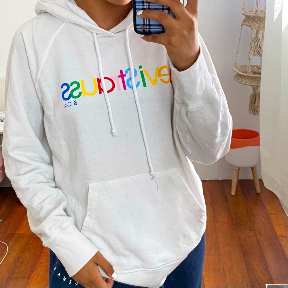 White Levi’s hoodie!